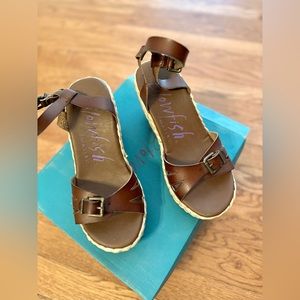 Blowfish woven platform wedges sandals - color brown - size US 7.5